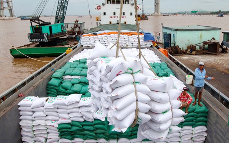 Le Vietnam exporte pour plus d’un milliard de dollars de riz en 4 mois
